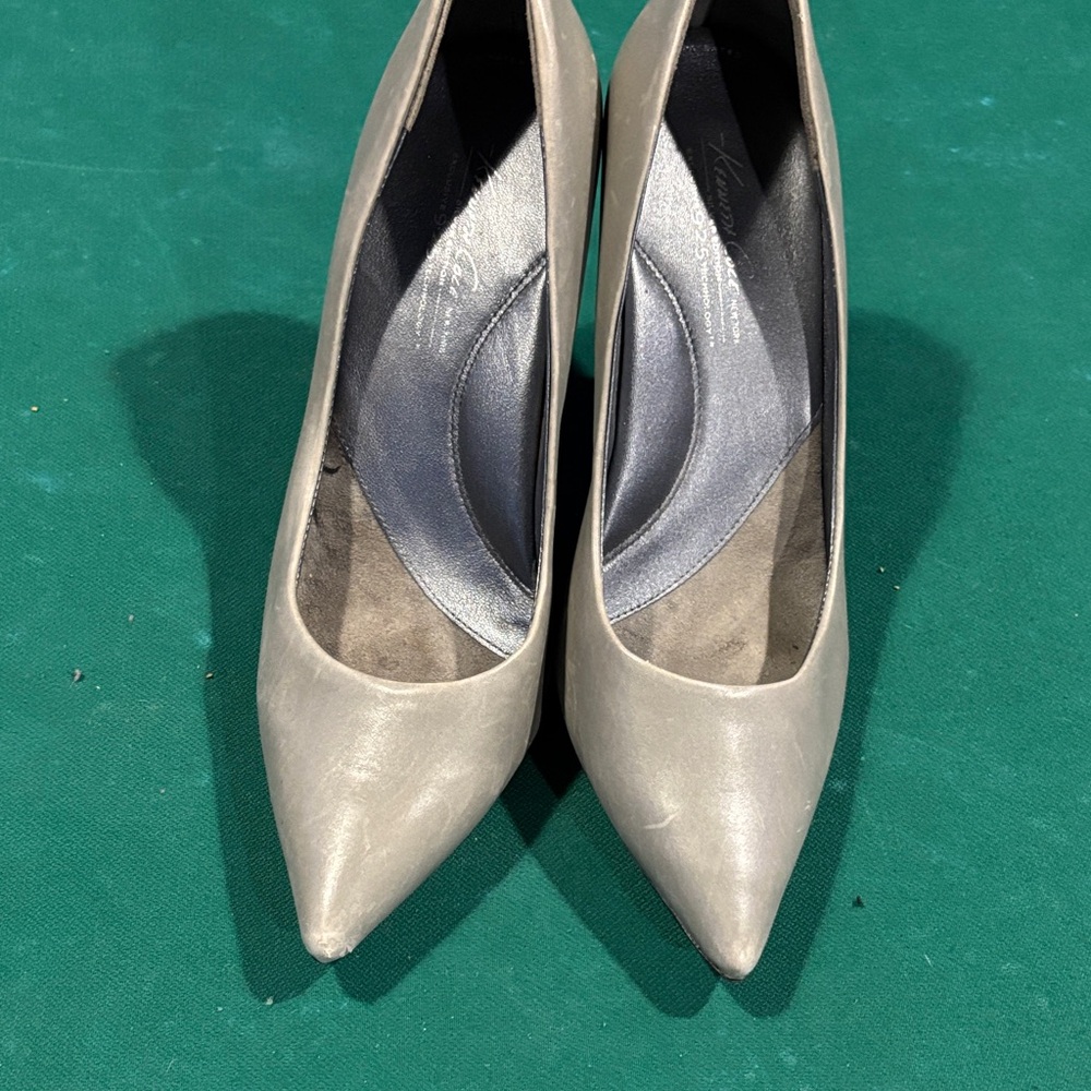 Kenneth Cole New York Cream Heels
